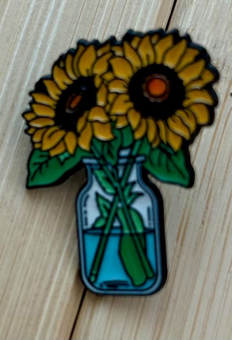 Plaquettes & Badges: Pin Blume / Sonnenblumen – Neuf avec emballage d'origine à Geneve par vane267