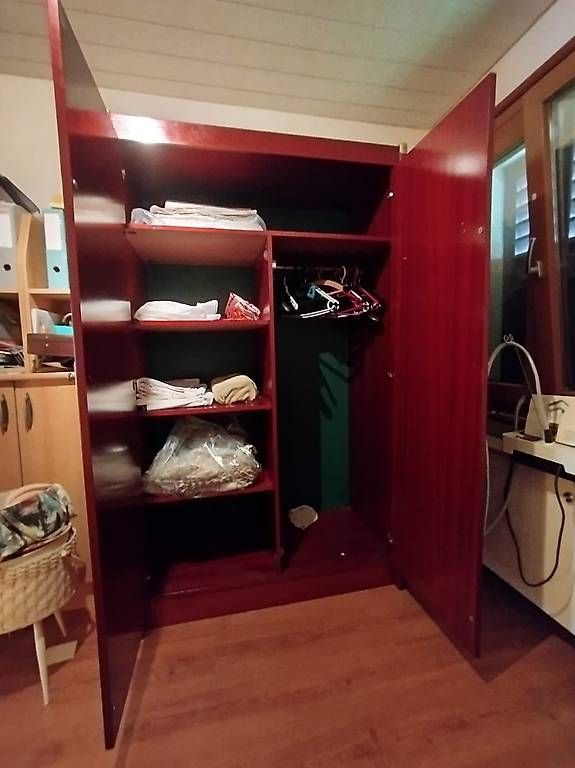 Schränke: Armoire d'un ensemble de chambre à coucher – Gebraucht aus Champlan von rac_n8q9 1