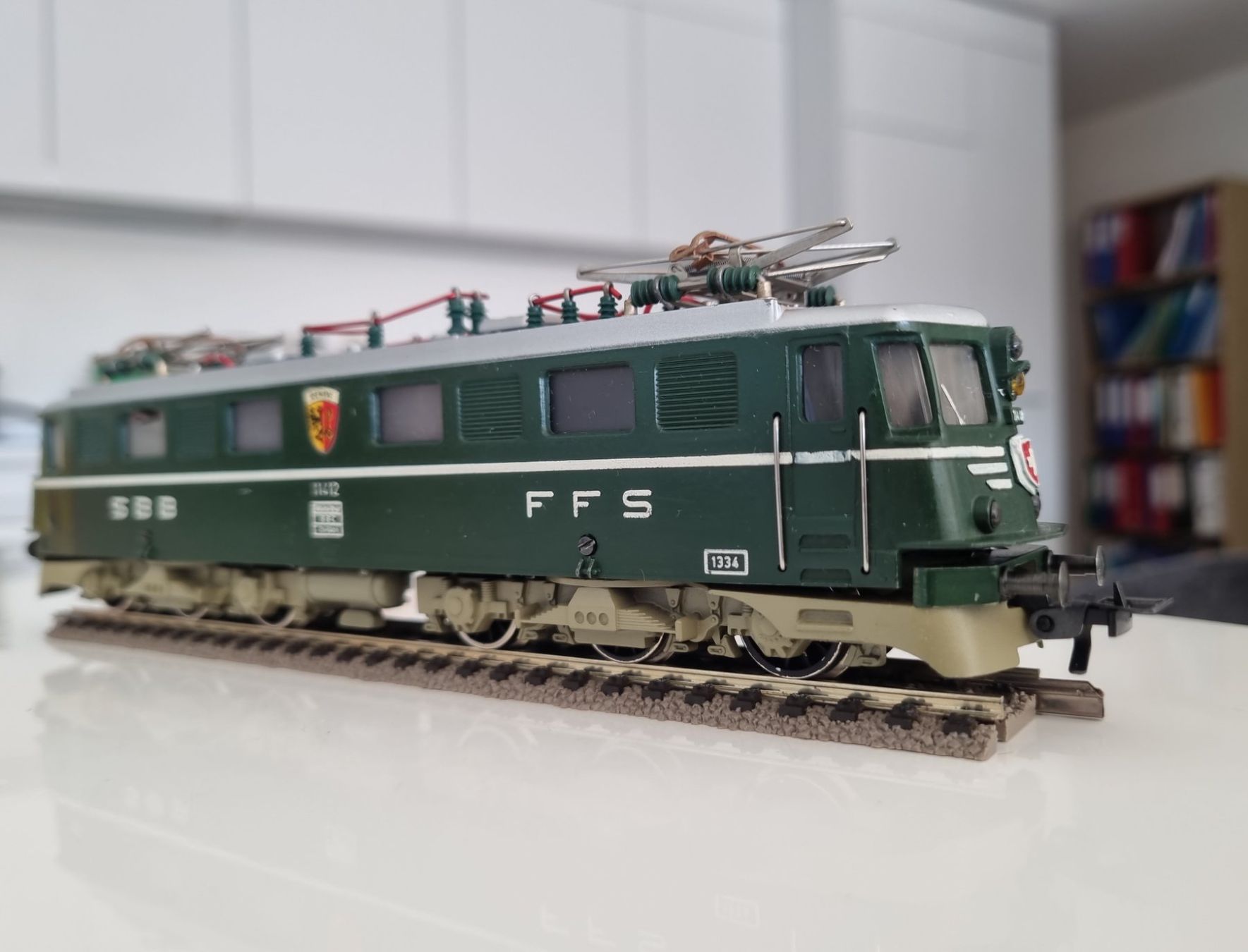 Fleischmann Modellini di ferrovie: Fleischmann SBB Ae 6/6 E-Lok 4370  H0 GS – Usato da Zürich venduto da nibadi