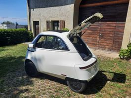 MICROLINO Dolce Edition, blanche, électrique de 2100 km.