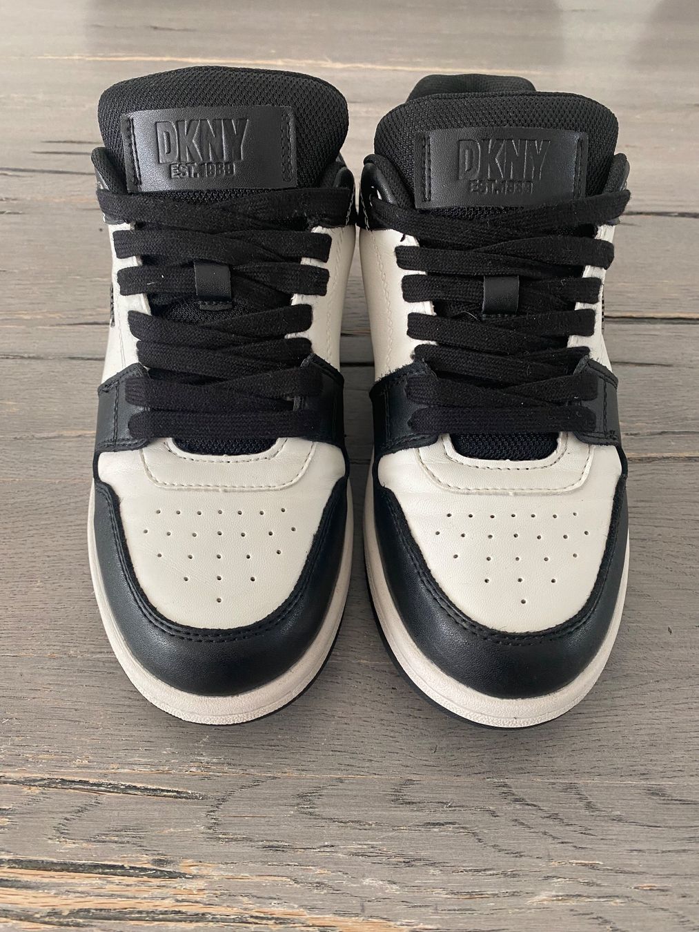 DKNY Scarpe da donna: DKNY Damen Sneaker – Nuovo (secondo la descrizione) da Volketswil venduto da 9394 1