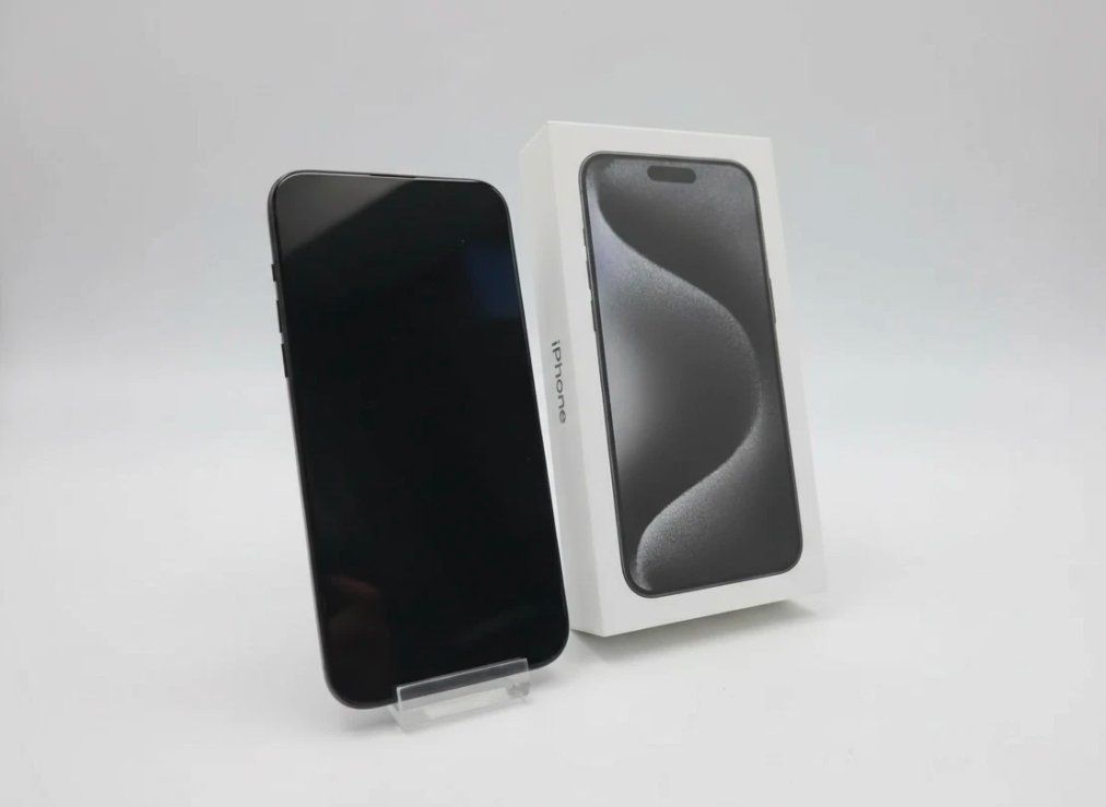 Apple Telefoni cellulari / Smartphones: iPhone 15 Pro Max (512GB) Akku 99% – Usato da Luzern venduto da Waince786 1