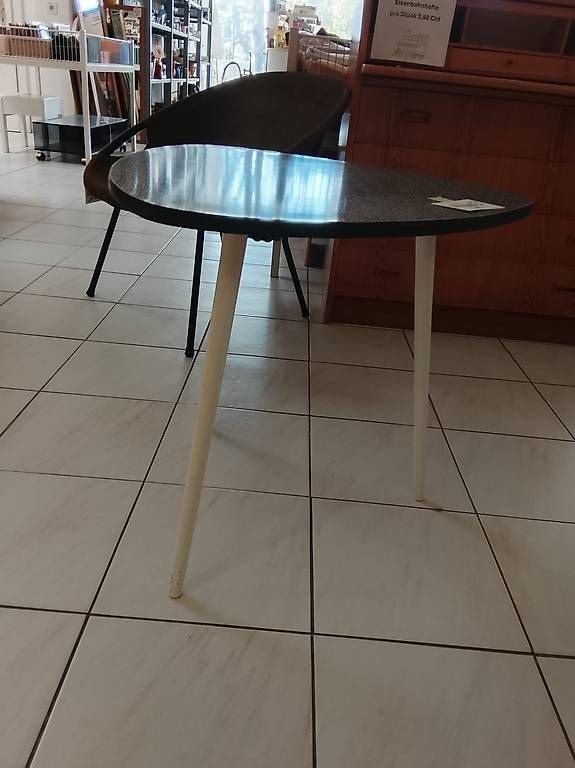 Tavoli: Nierentisch – Usato da Neuhausen am Rheinfall venduto da galleria13 1