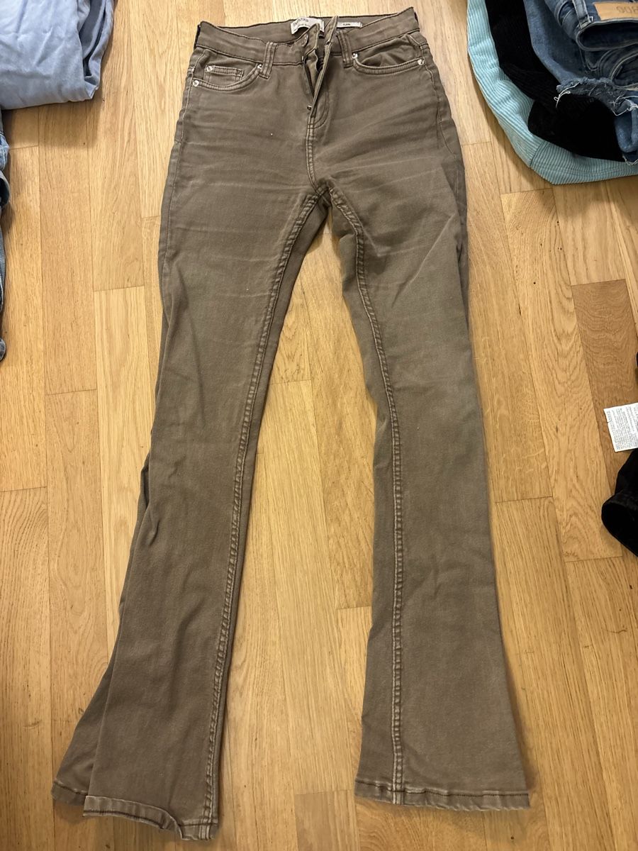 Bershka Jeans: bershka jeans  – Gebraucht aus Glattbrugg von Nixonia 1