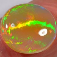 7.9 Karat - Ovaler Äthiopischer Welo Opal