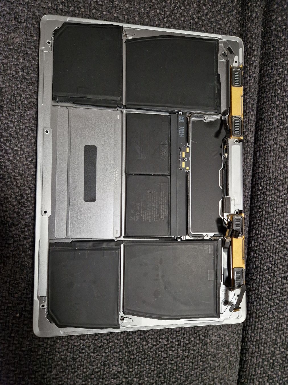 Apple Notebook: Macbook 12" pour pièces : écran + châssis – Usato da Peseux venduto da katja.vit 3