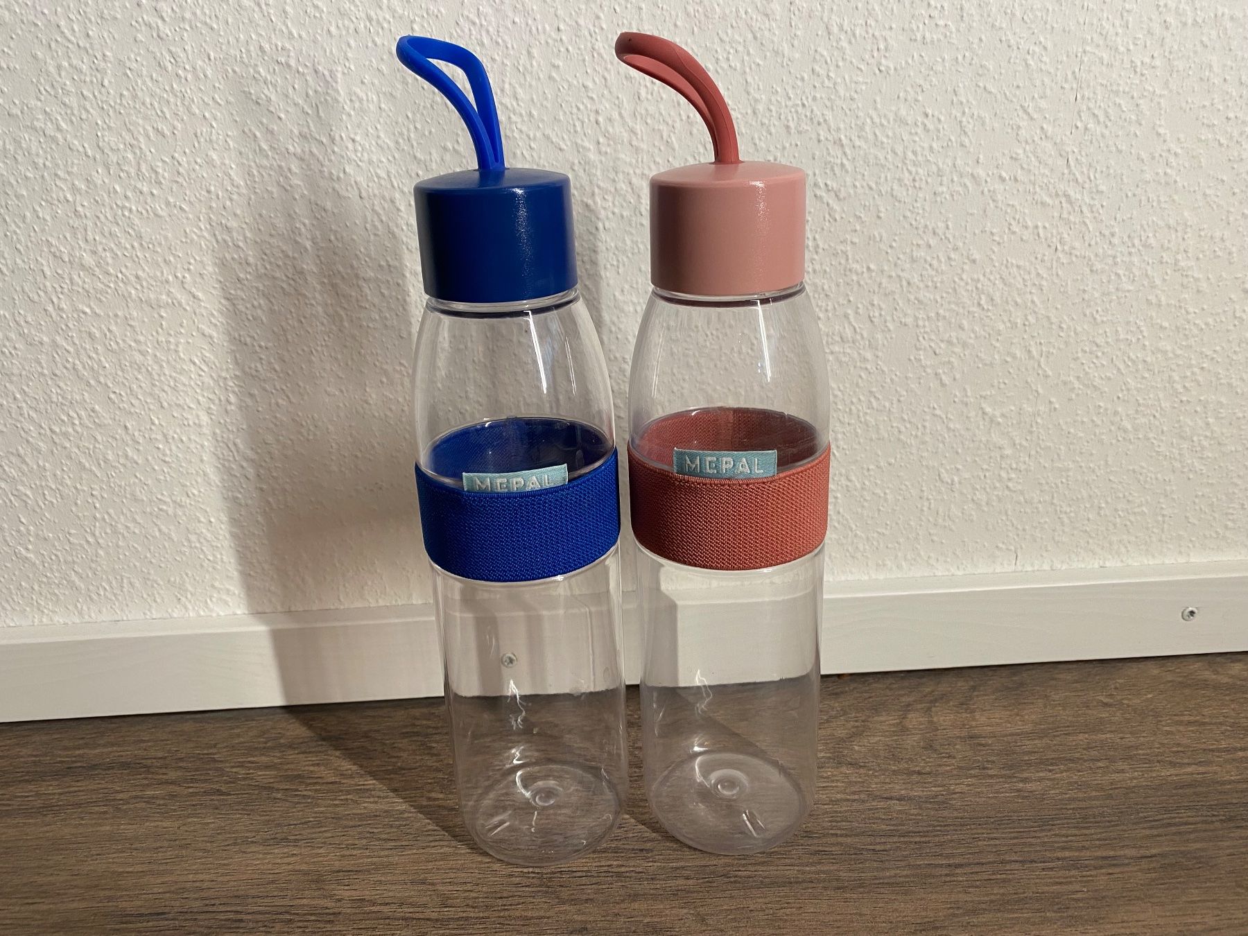 Borracce & Thermos: 2 Mepal Trinkflaschen 500 ml blau pink – Usato da Pratteln venduto da a23_j2gs 1