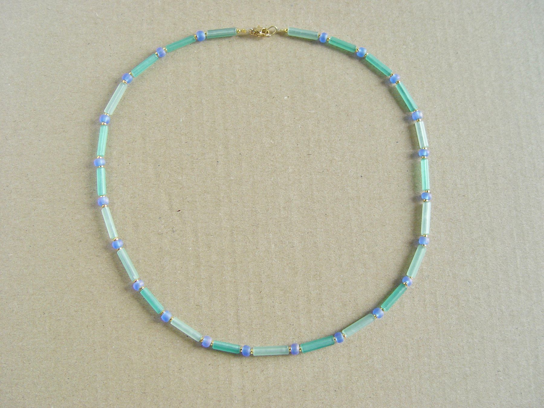 Catenine: Feine Halskette aus vintage Glasperlen – Nuovo (secondo la descrizione) da Henggart venduto da gernli