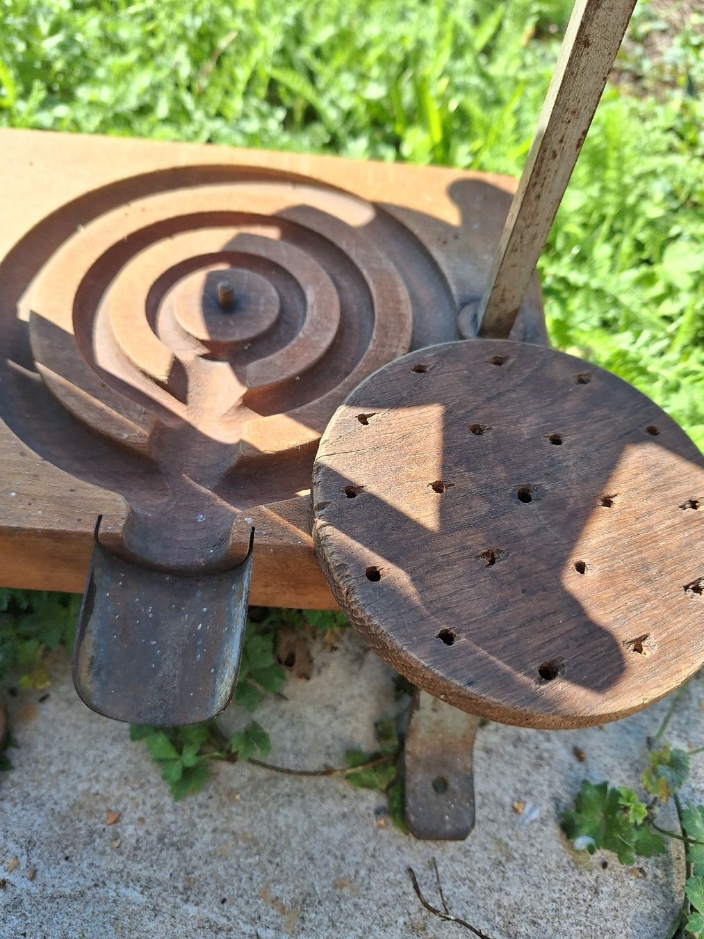 Tutte le decorazioni: Kleine Traubenpresse – Usato da Genolier venduto da Antoine30 3