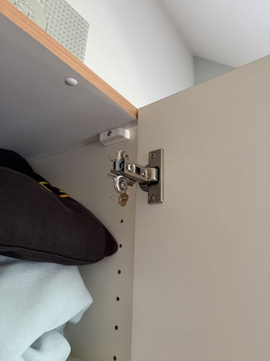 Pfister Armoires: Schrank Farbe Buche – D'occasion à hofstetten par langnau01 5