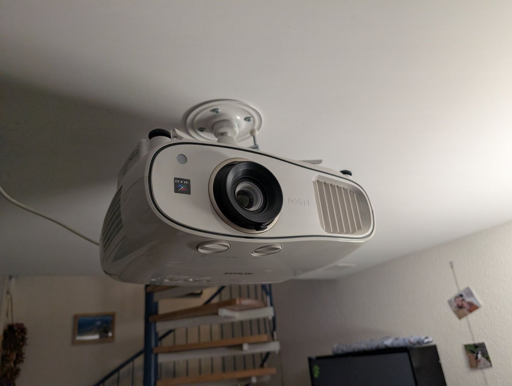 Epson Vidéoprojecteurs: Video projecteur EPSON EH-TW6700w – D'occasion à Martigny par DimilouGilbert 1