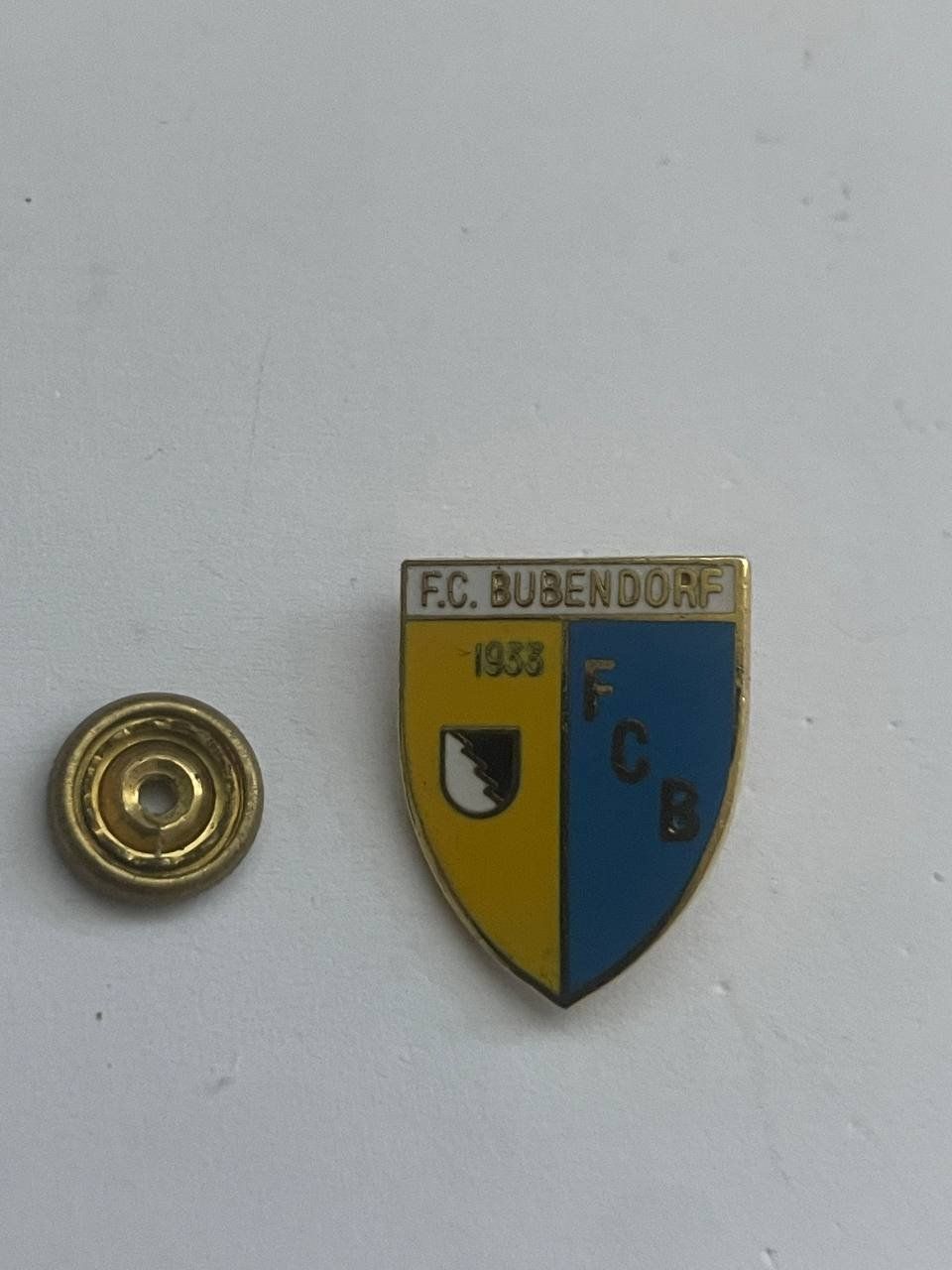Placchette & Badge: 217. FC Bubendorf – Usato da Luzern venduto da Irek