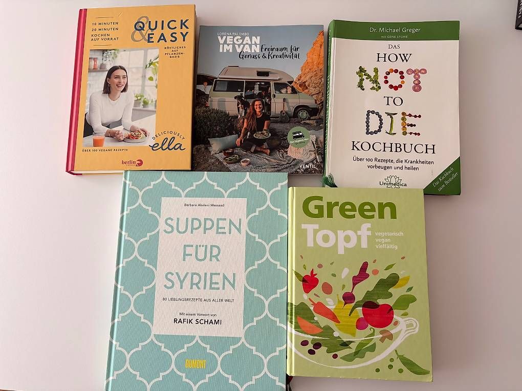Libri: Diverse Kochbücher – Usato da Siebnen venduto da mimaruoss