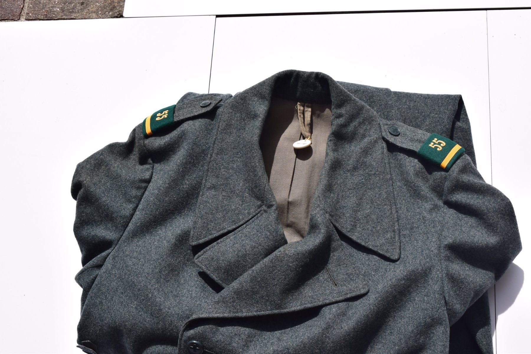 Schweizer Armee Uniformi: Militäruniform 49 – Usato da Weiningen ZH venduto da Gubristtunnel 5