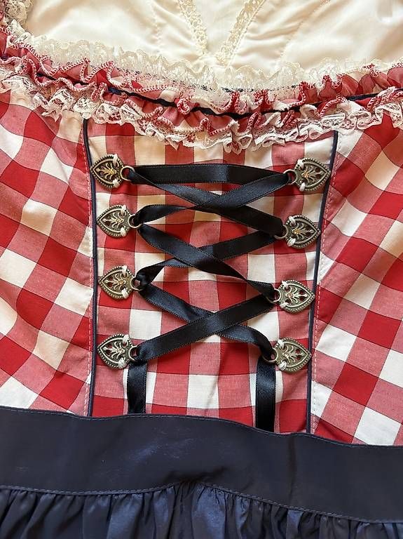 Kleider: Damen Dirndl der Marke Fuchs – Gebraucht aus Kirchberg BE von Melanie.MaraM 1