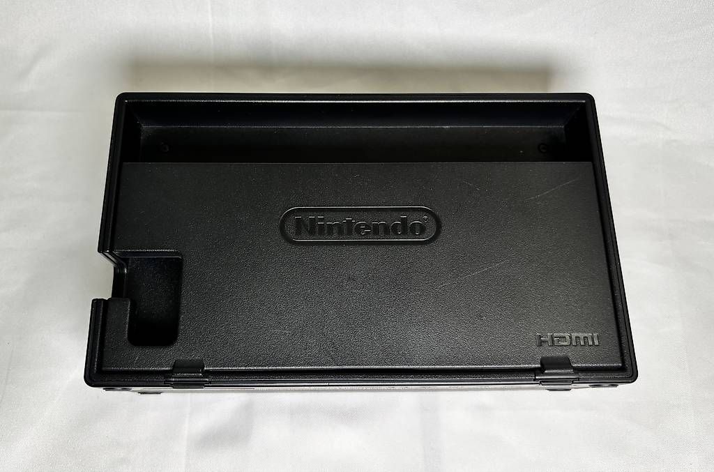 Nintendo Console: Nintendo Switch | Accessori + 2 giochi + 128GB SD – Usato da Gordola venduto da kar_gy5g 7