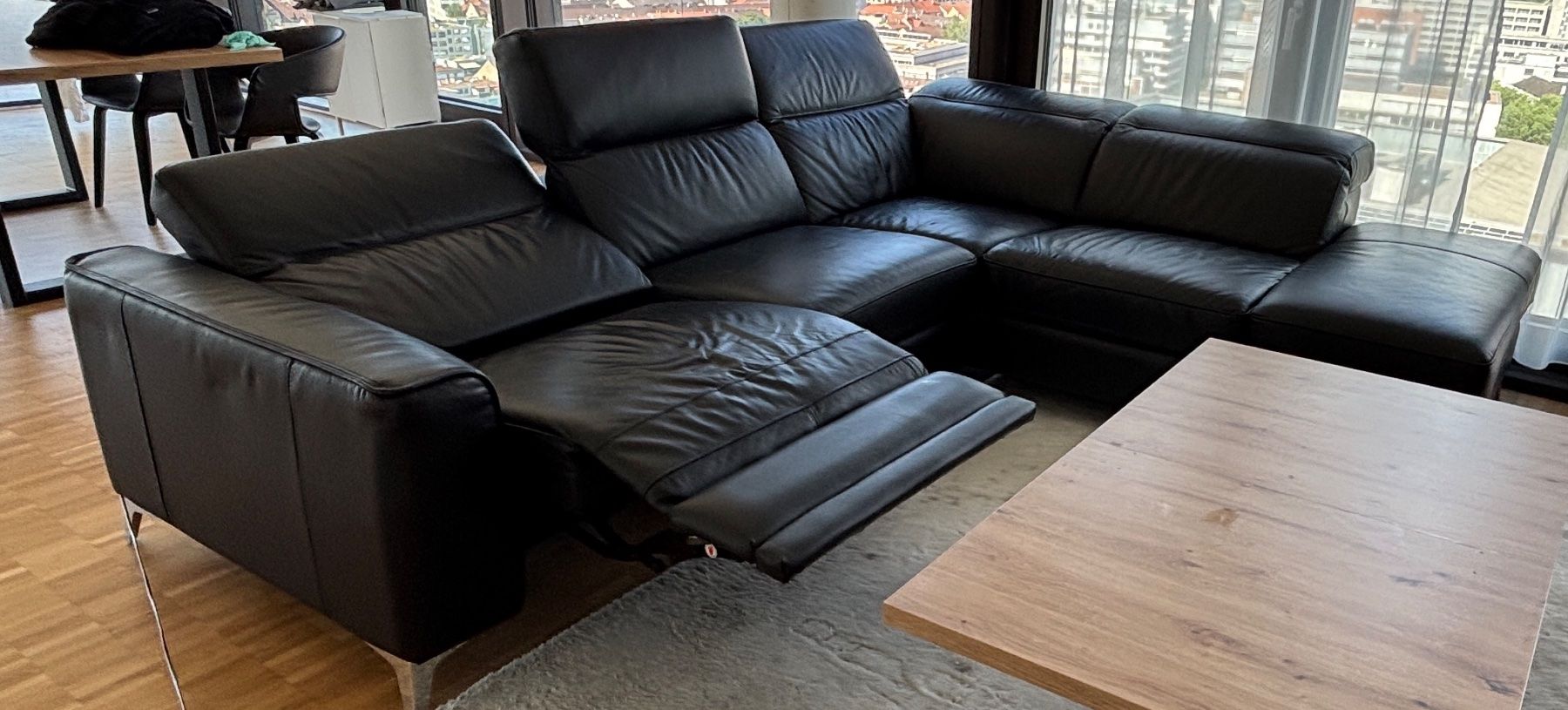 Conforama Sofas: Leder-Ecksofa Relaxfunktion schwarz - Abholung bis 15.7.2026 – D'occasion à Bottmingen par marktplatz-moebel 3