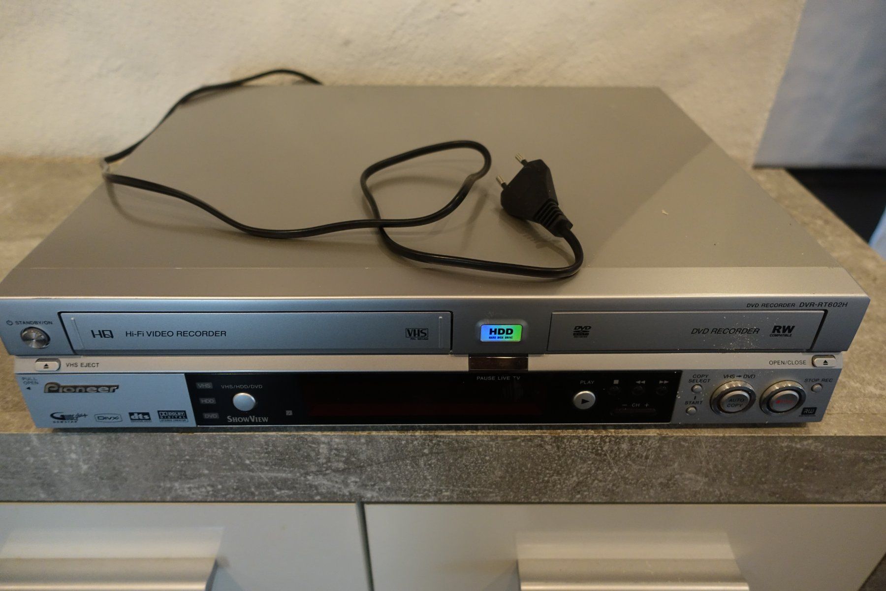 Pioneer Aufnahmegeräte: Video/DVD-Kombigerät Pioneer – Gebraucht aus Belp von Mazarron58