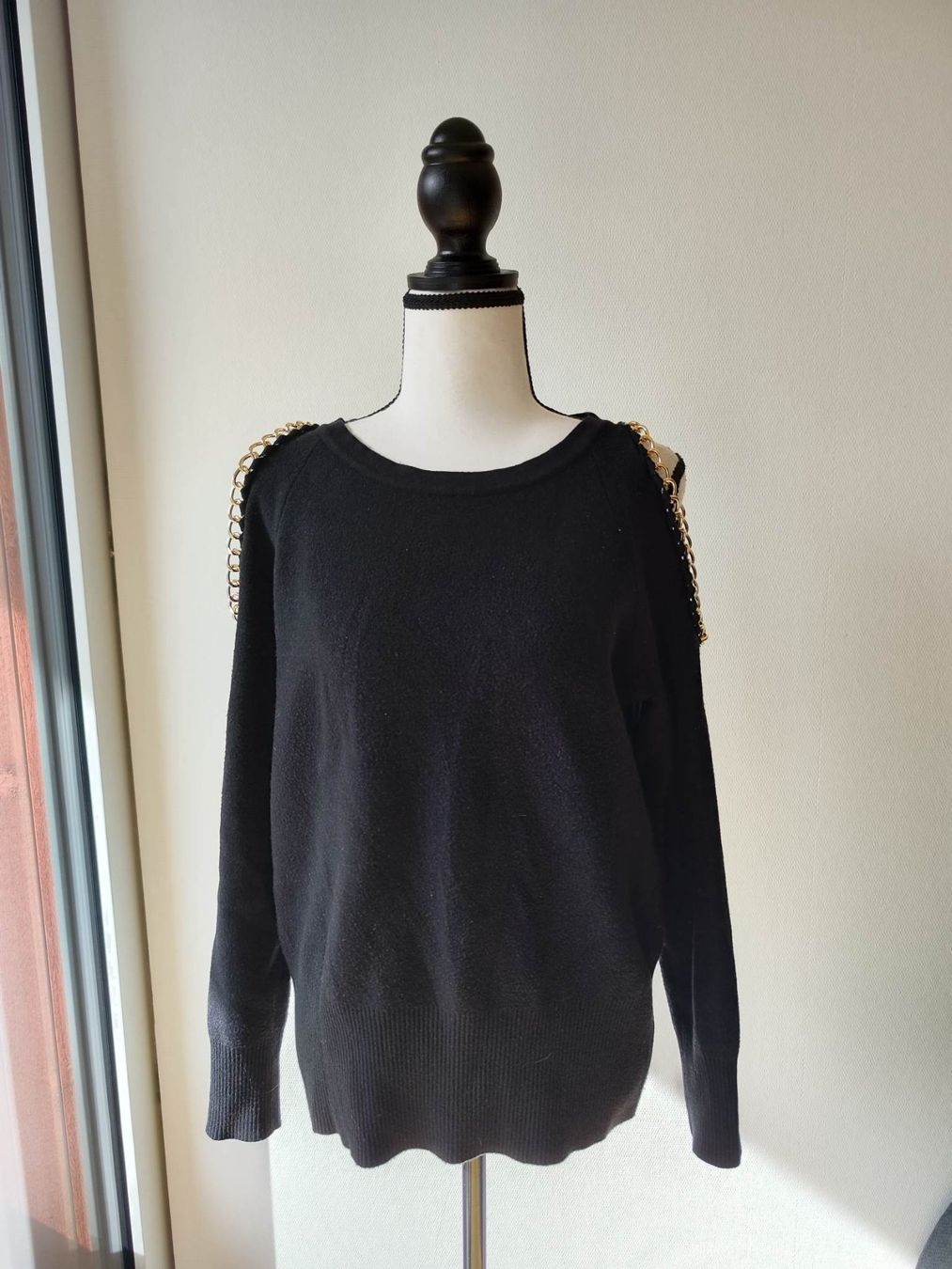 Pullover & Sweatshirts: Pulli Rivel Island M – Gebraucht aus Riehen von edu_92w7