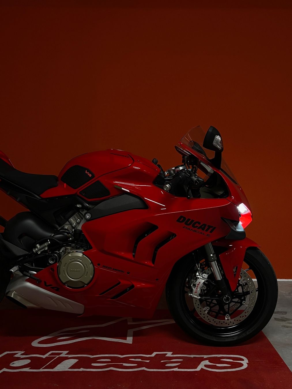 Ducati Strasse: Ducati Panigale V4 (2024) – Gebraucht aus Au SG von b.al32 4