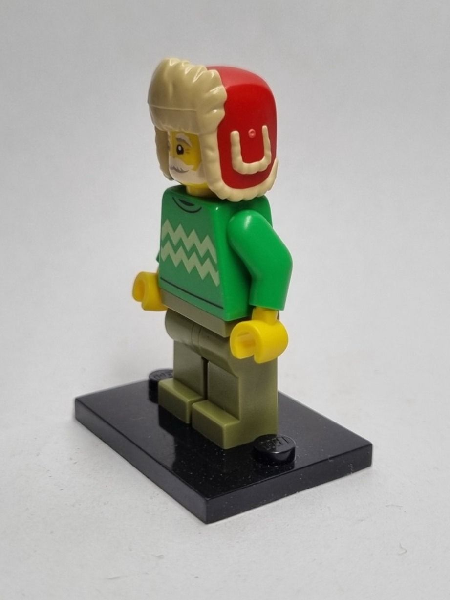 Lego Kit di costruzioni: LEGO BAM Late 2023 Winter Old Men with green pullover – Nuovo (secondo la descrizione) da Basadingen venduto da NekoBricks 1