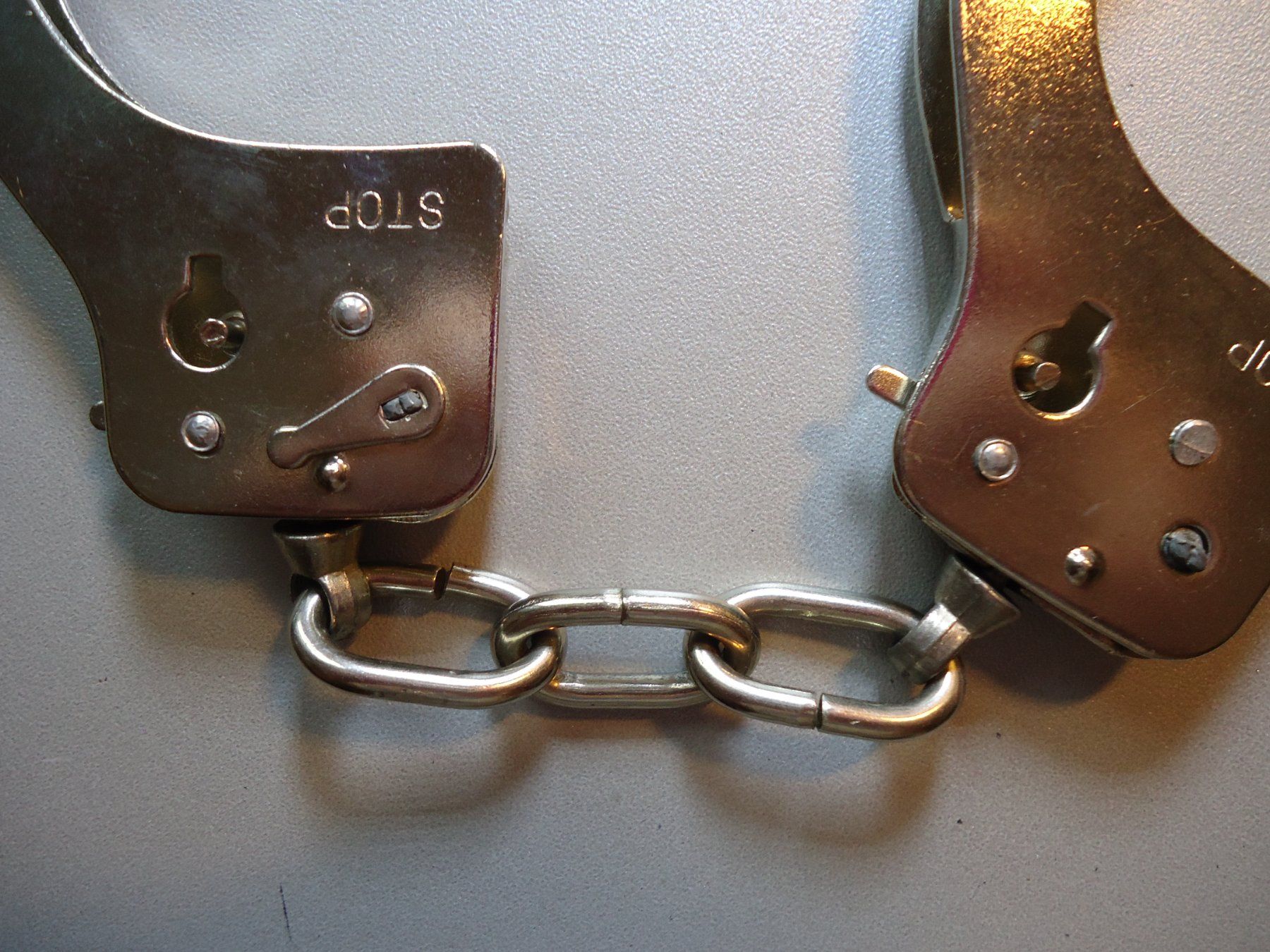Sonstiges für Firmenanlässe & Parties: Handschellen, Metall massiv mit Schlüssel – Neu (gemäss Beschreibung) aus Hinterkappelen von Roku5 6