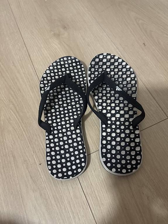 Adidas Scarpe da donna: Ciabatte ADIDAS Nr. 38 – Usato da Locarno venduto da Debi816