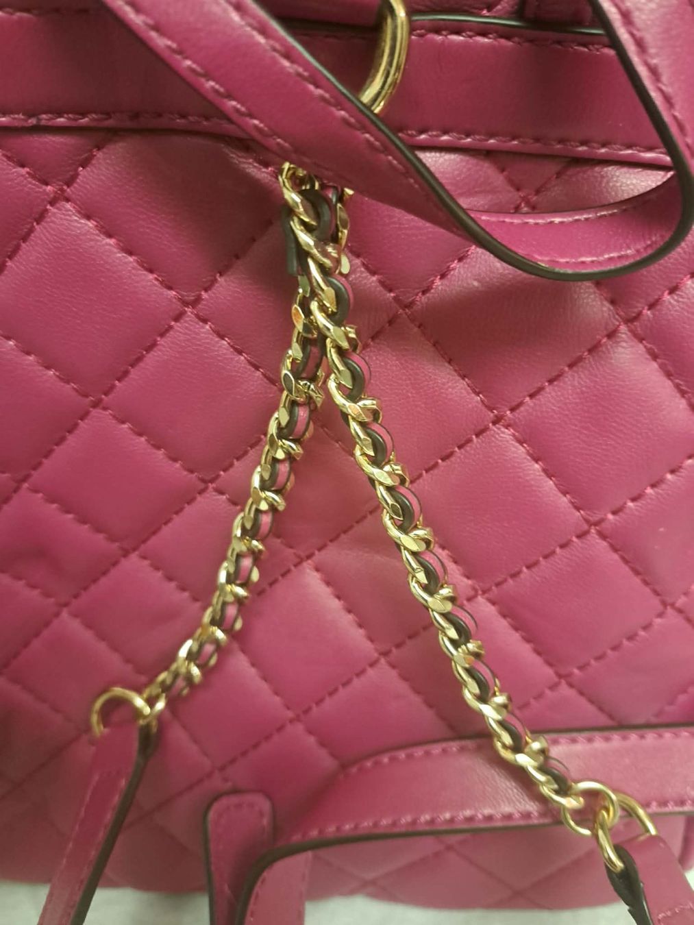 Guess Borse da donna: Rucksack Guess Berry – Nuovo (secondo la descrizione) da Sisseln AG venduto da schenk-figuren 4