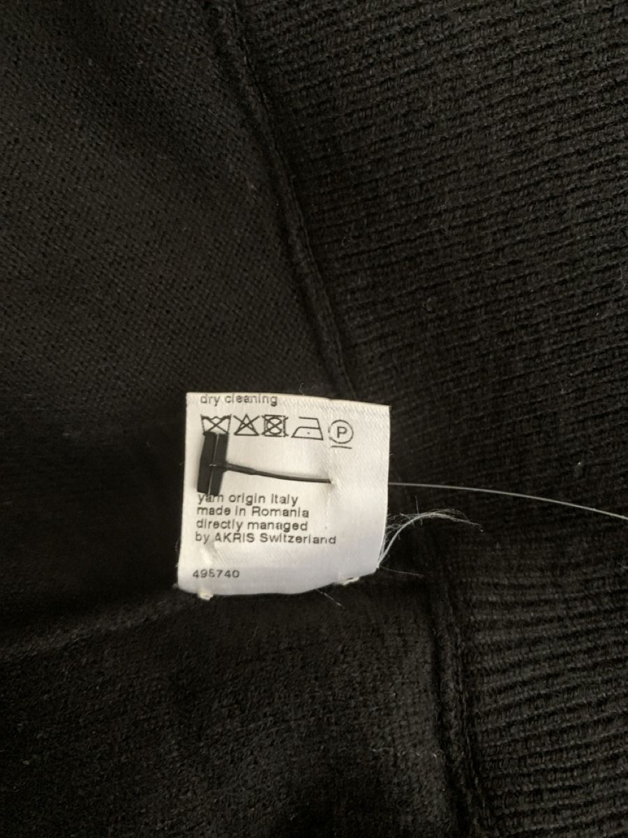 Akris Giacche: AKRIS: Exklusive schwarze Kaschmir-Jacke mit Fransen, 36 – Usato da Luzern venduto da designluzern 9