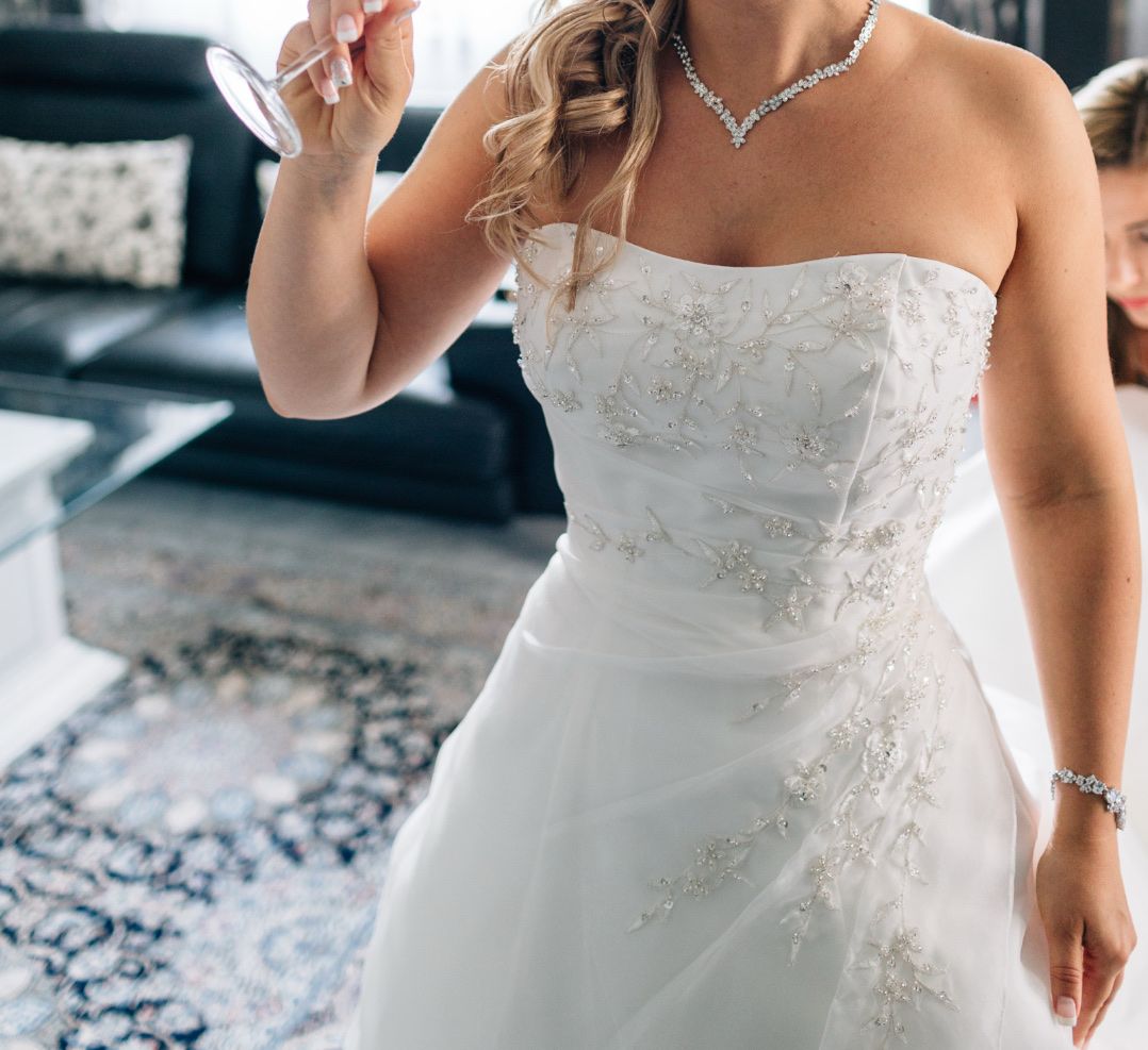 Vestiti: Brautkleid Grösse 36, elegant und zeitlos – Usato da Arbon venduto da hasilain 3