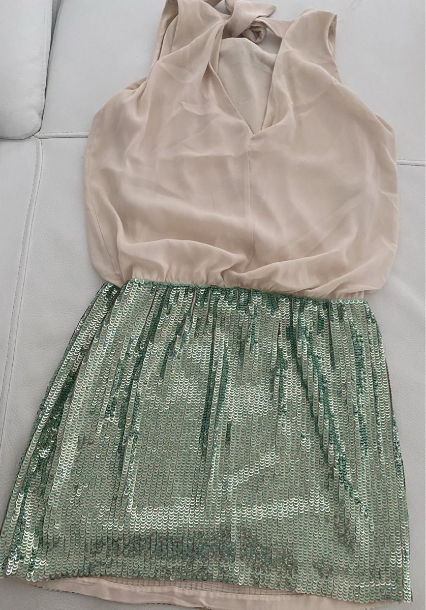 Benetton Kleider: Benetton Kleid 🌸 – Gebraucht aus Opfikon von Luis144