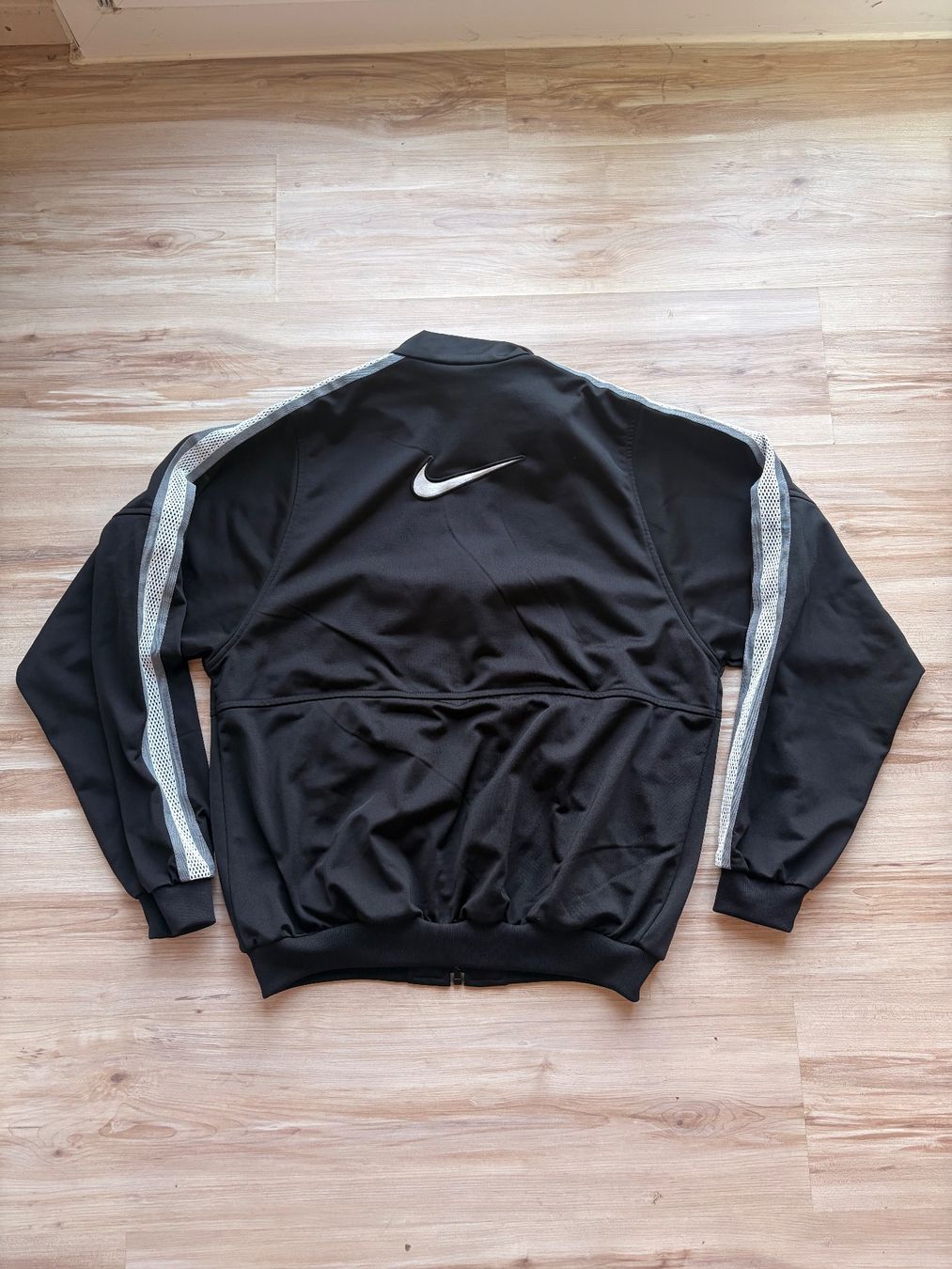 Nike Giacche: Nike Trackjacke – Usato da Wigoltingen venduto da _vntg_ 3