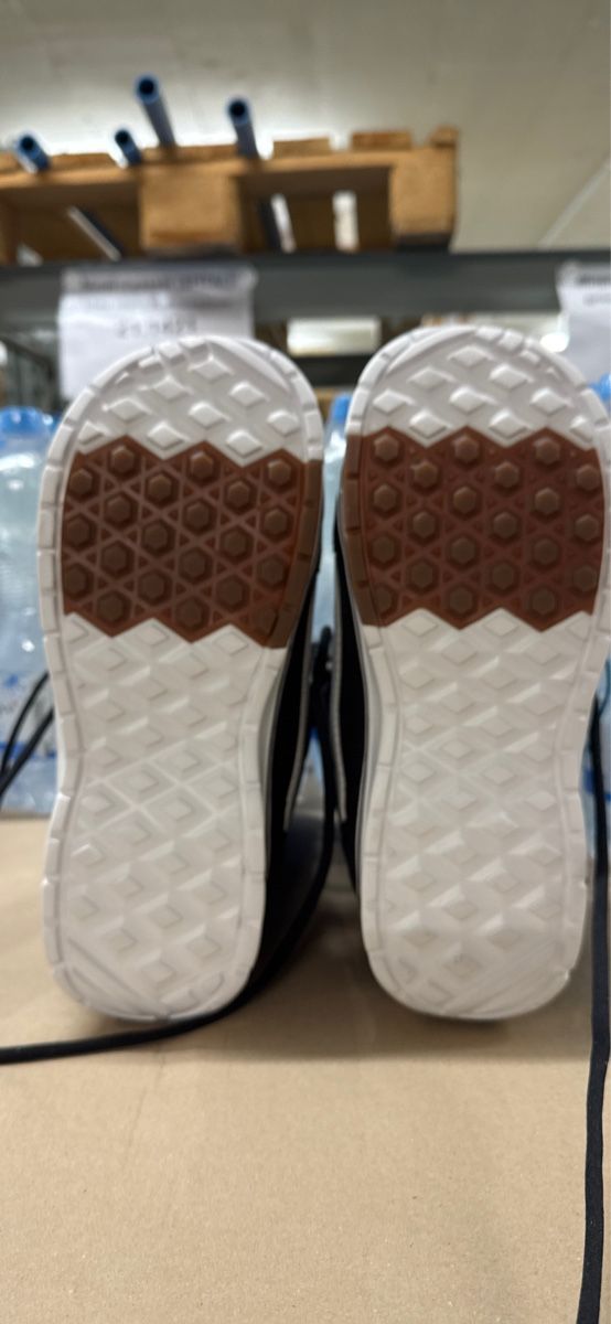 Vans Herrenschuhe: Originale  Snowboard Schuhe Vans 41  – Neu und originalverpackt aus Lohn SH von FourOnePiece_4 2