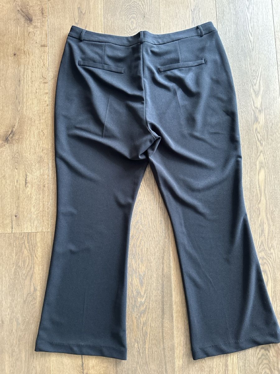 Ulla Popken Pantaloni: Schwarze Stoffhose von Ulla Popken, Gr. 46 – Nuovo (secondo la descrizione) da Emmen venduto da moodle13 2