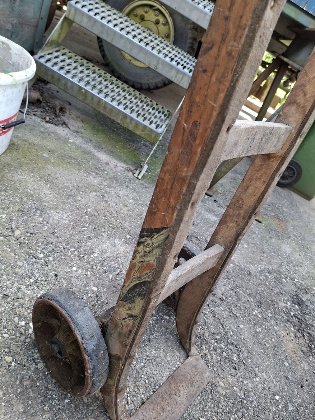 Carriole: Antike Holz Sackkarre – Usato da Grossdietwil venduto da hufi10 3