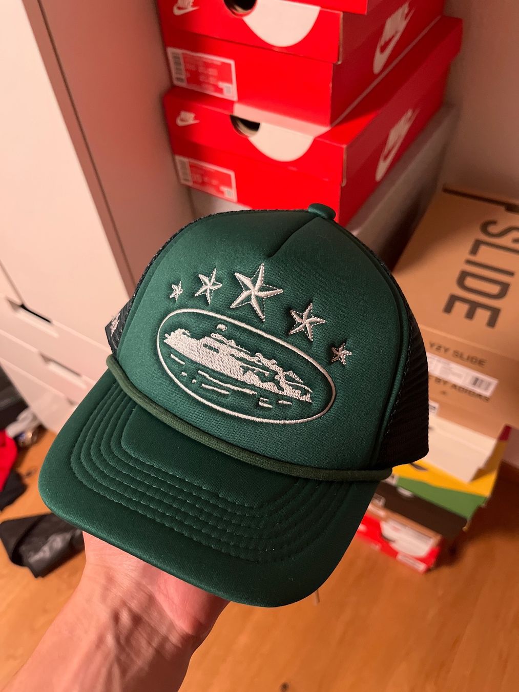 Corteiz SHORT PEAK TRUCKER グリーン　キャップ 1382868_01.jpg.jpeg?width=750