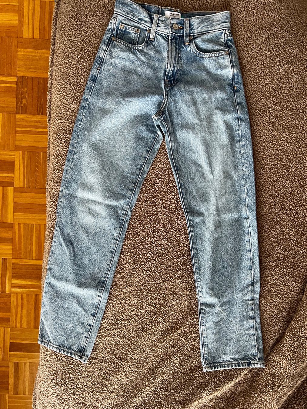 Next Jeans: Jeans droit MID RISE - Comme neuf – Nuovo (secondo la descrizione) da Bulle venduto da Ecnand