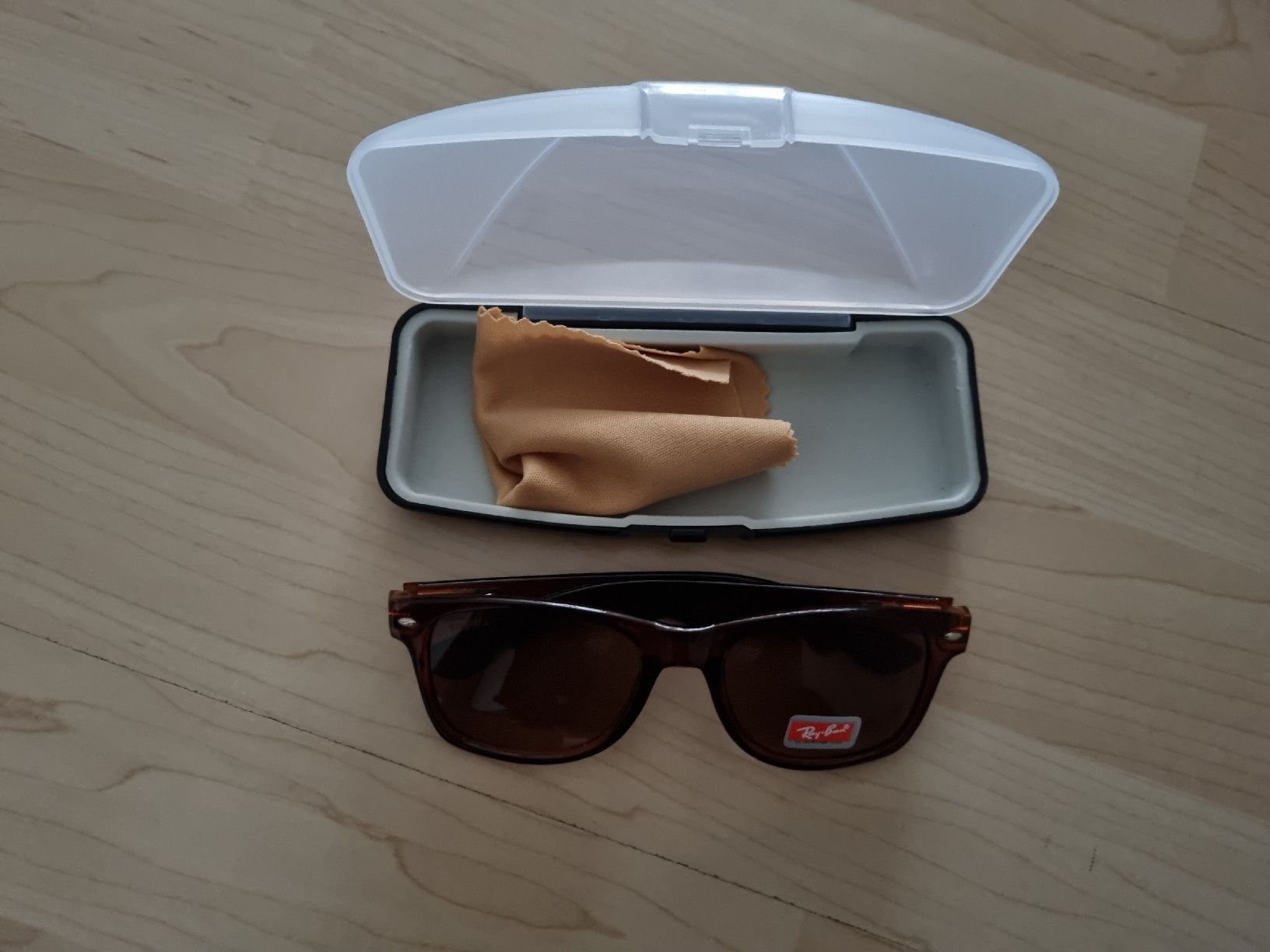 Ray-Ban Occhiali & Lenti: Ray Ban Sonnenbrille – Nuovo (secondo la descrizione) da Ostermundigen venduto da aydin014