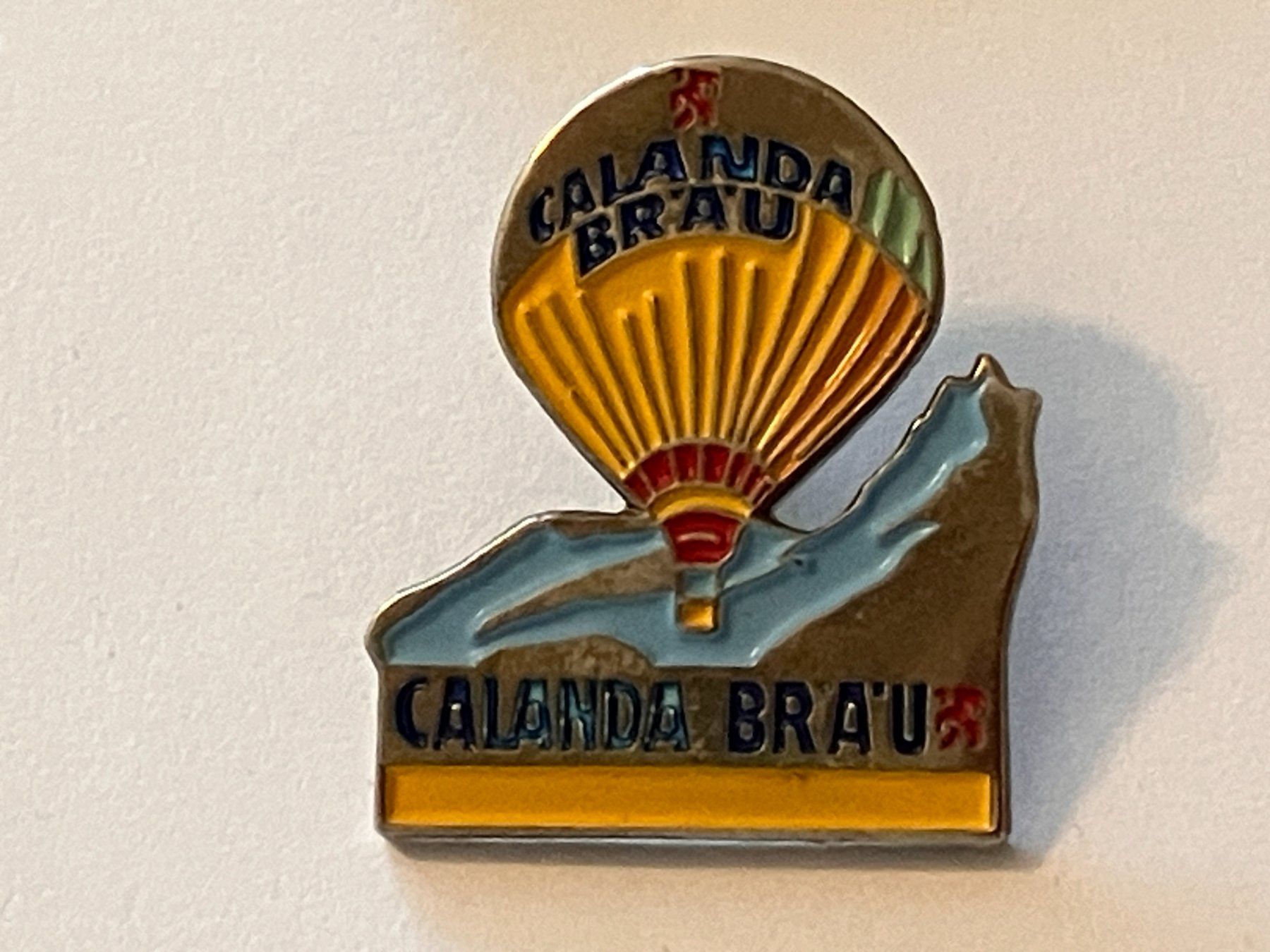 Placchette & Badge: 1 Pin Calanda Bräu Heissluftballon – Usato da Basel venduto da djwwpp