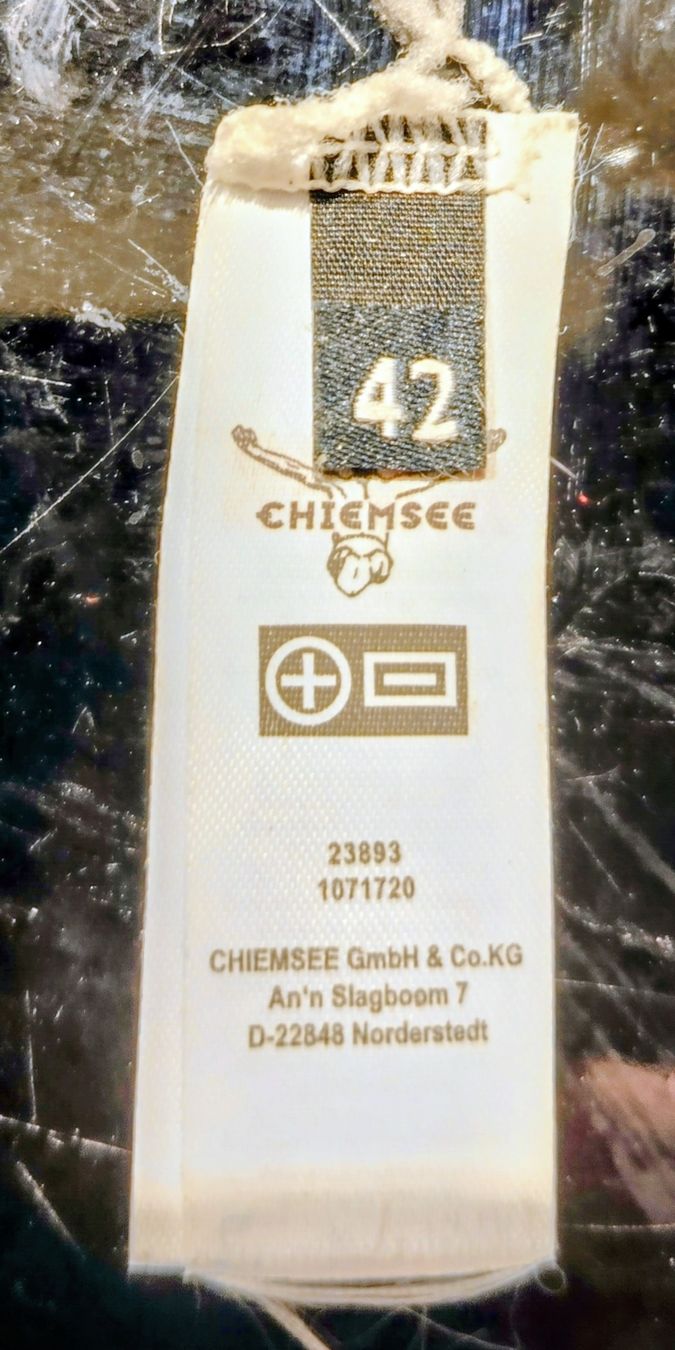 Chiemsee Maillots de bain & Bikinis: Chiemsee Badeanzug schwarz/gemustert Groesse 42 – D'occasion à Winterthur par Sunneufgang11 2