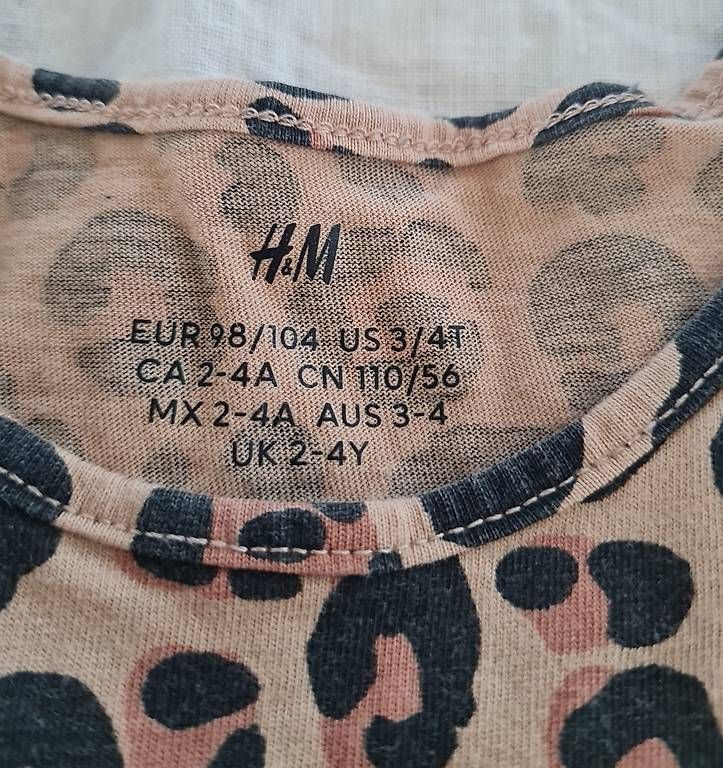 Vestiti & Gonne: Leoprint Mädchenkleid Gr. 98/104 – Usato da Baar venduto da Loimund 1