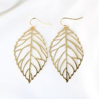Zarte Blatt Ohrringe 18k vergoldet