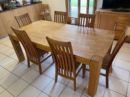Table à manger en chêne + 2 rallonges + 6 chaises