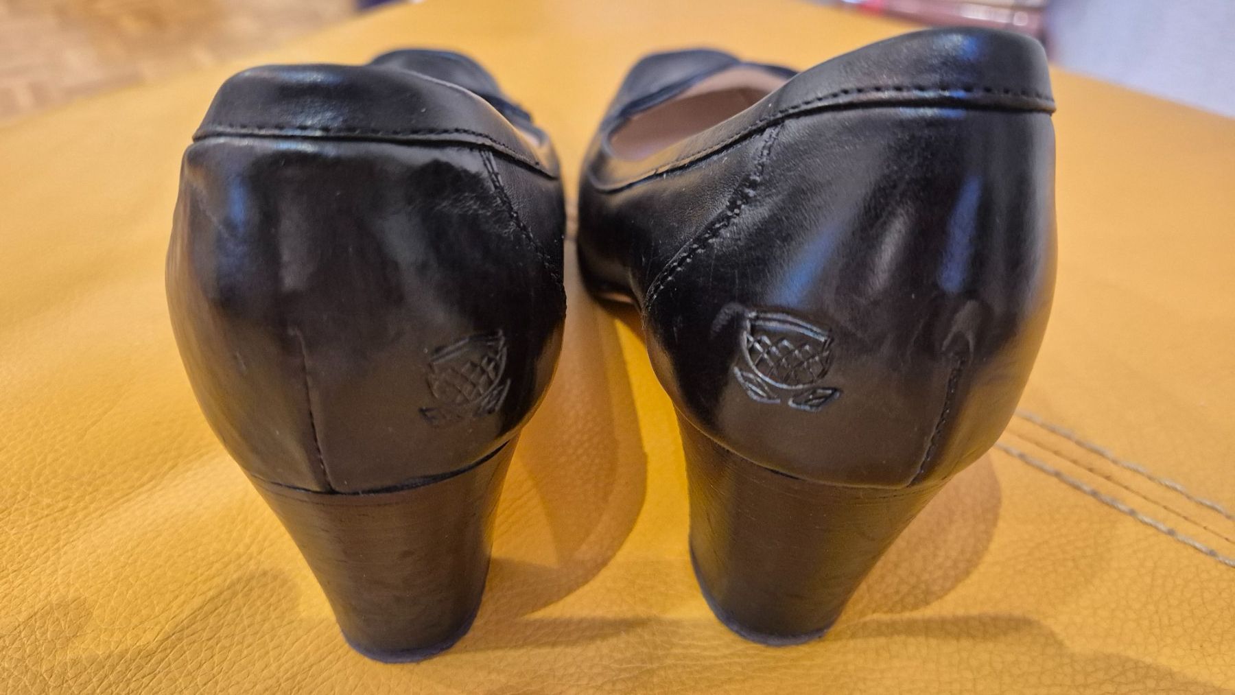Navyboot Scarpe da donna: Pumps aus Leder Gr. 37 von Navyboot – Usato da Schönenbuch venduto da Rasmo 6