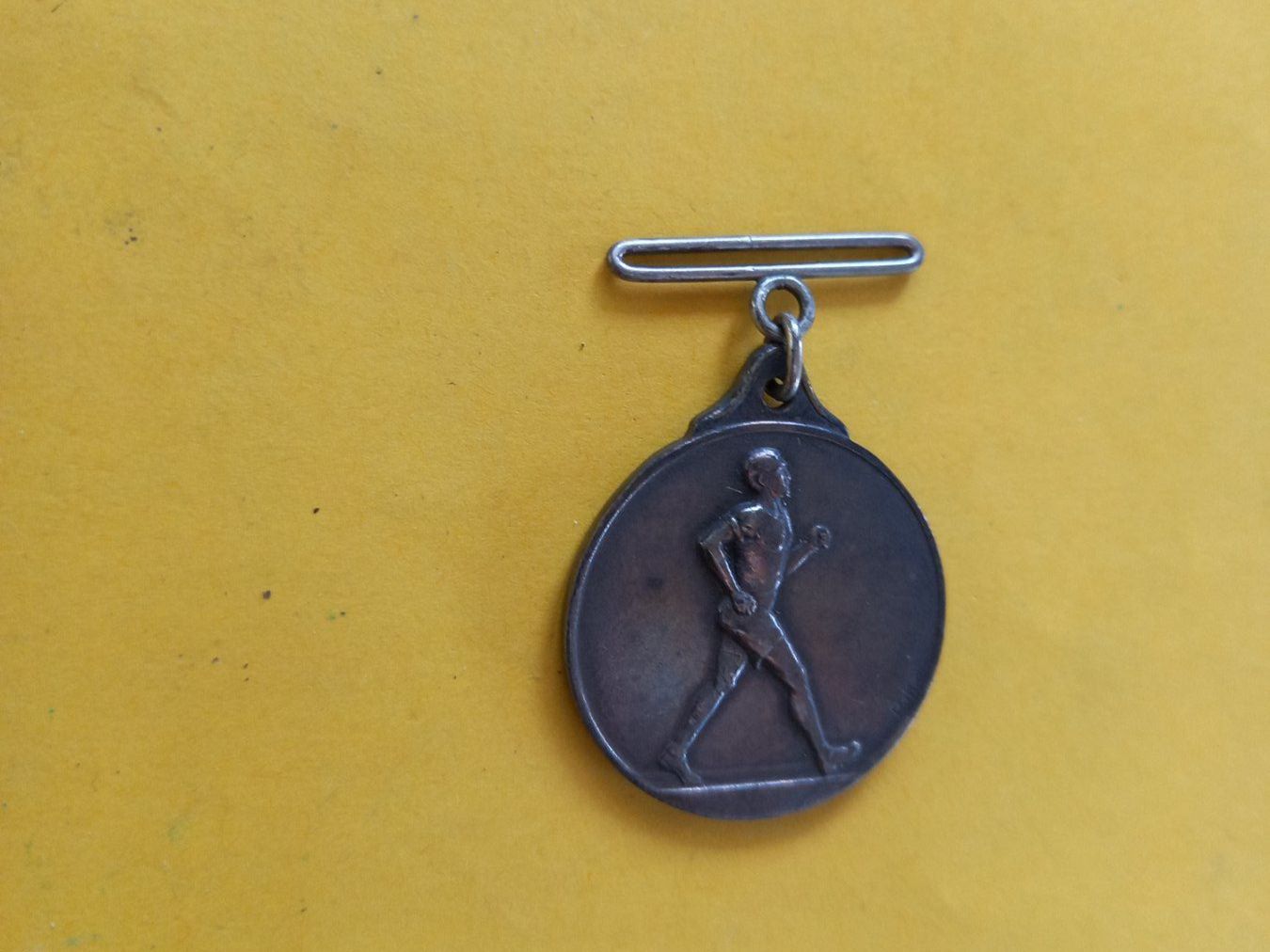 Medaglie: Médaille ancienne en métal, C.M.F. 1933 – Usato da Rossens FR venduto da Souris1 1