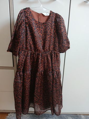 Schönes Tigerkleid grösse 122 6-7Jahre 