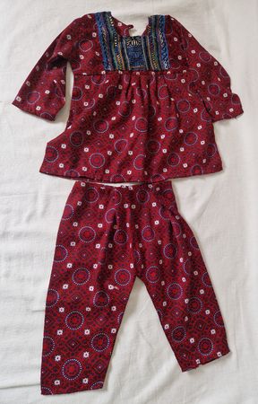 Pakistanscher Kinder-Set (Hose & Bluse) – Ungetragen 