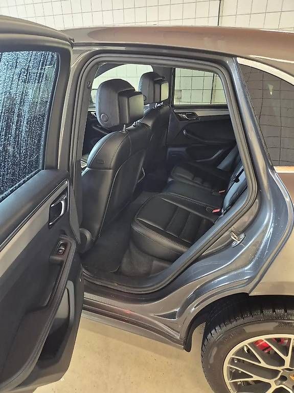 Automobili: Porsche Macan 3.6 V6 Turbo – Usato da Langenthal venduto da Goergens10 5