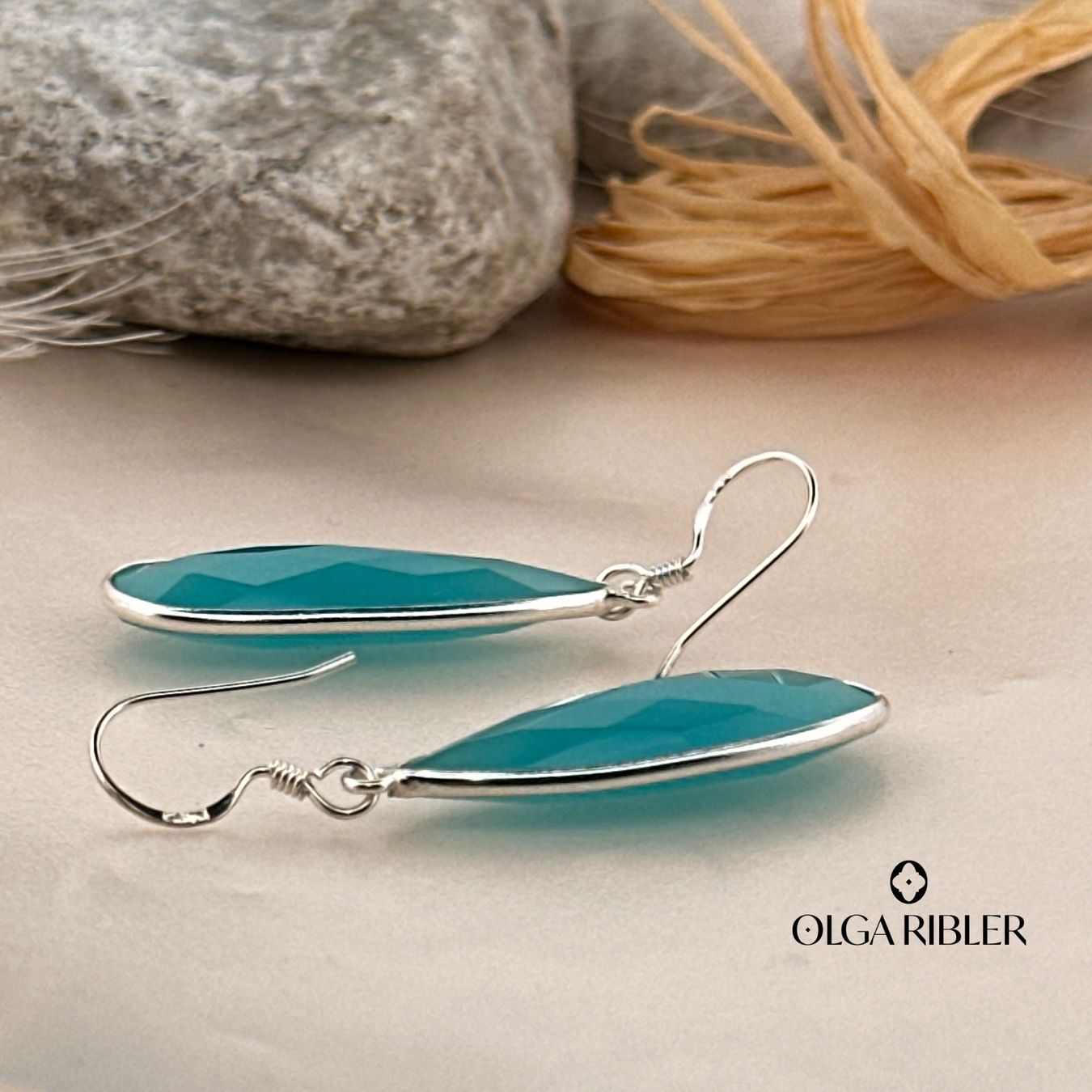 Olga Ribler Boucles d'oreille: Silberohrhänger mit blauem Chalcedon – Neuf (Voir description) à Luzern par MonikaS03 1