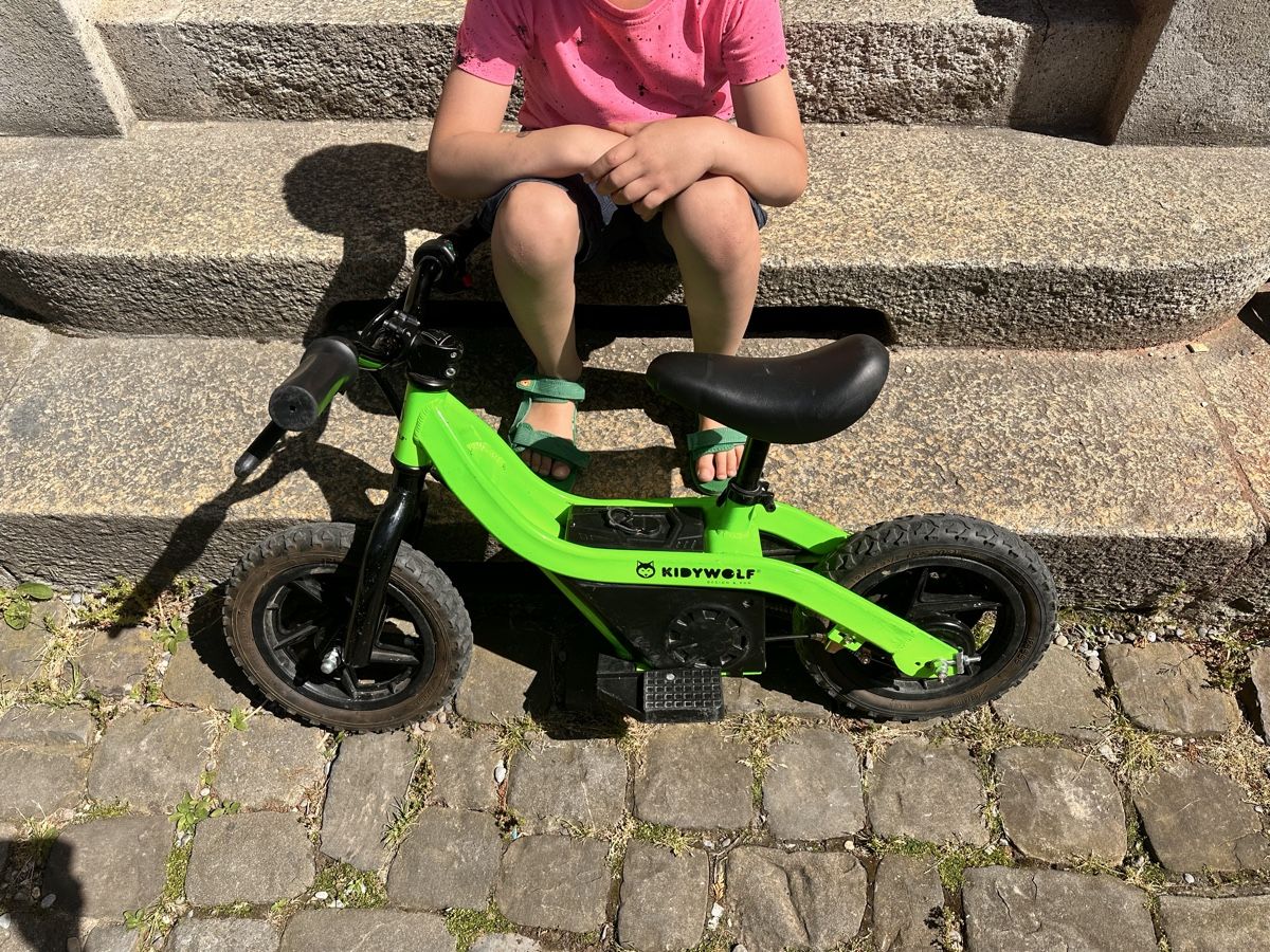 Fahrzeuge für Kinder: Kidywolf Balance Bike, motorrad, elektrisch  – Gebraucht aus bern von jenlee123 3